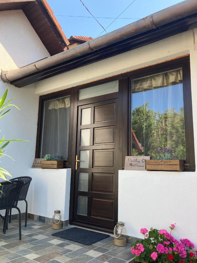 Kiscsillag Apartman ハルカーニャ エクステリア 写真